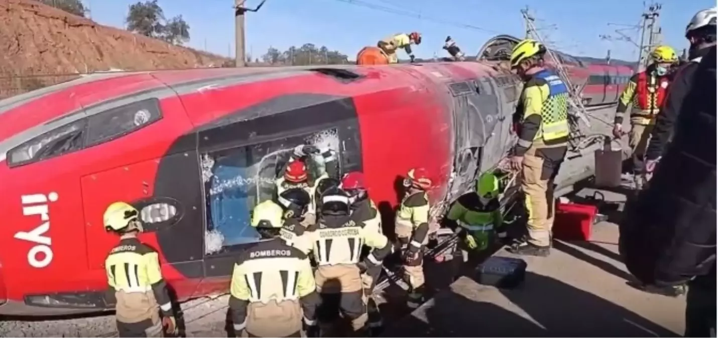 İspanya'daki tren kazasında hayatını kaybedenlerin sayısı 40'a yükseldi