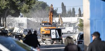 İsrail, işgal altındaki Doğu Kudüs'te UNRWA merkezini yıkmaya başladı