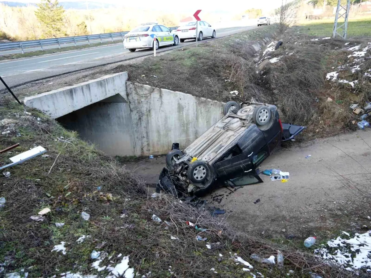 Kastamonu'da hafif ticari araç şarampole uçtu: 1 ölü