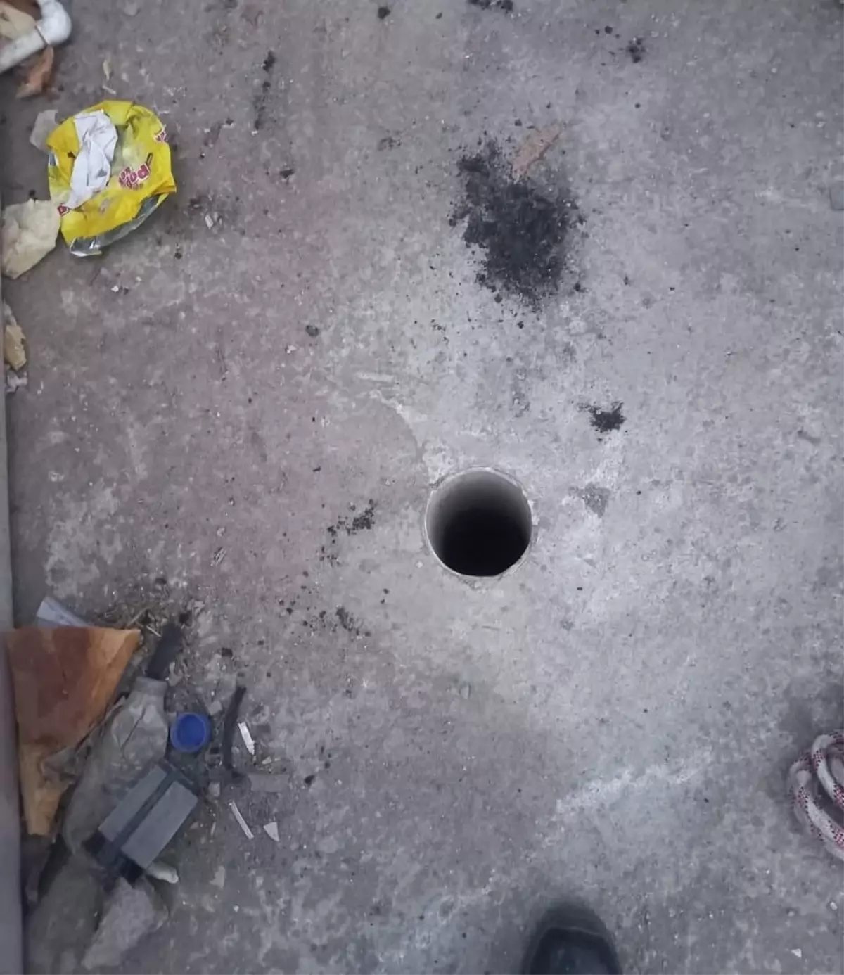 Kuyuya düşen yavru kedi, 2 saatlik çalışmayla kurtarıldı