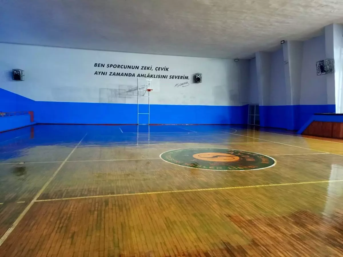 Mimar Sinan MTAL spor salonu yenilendi