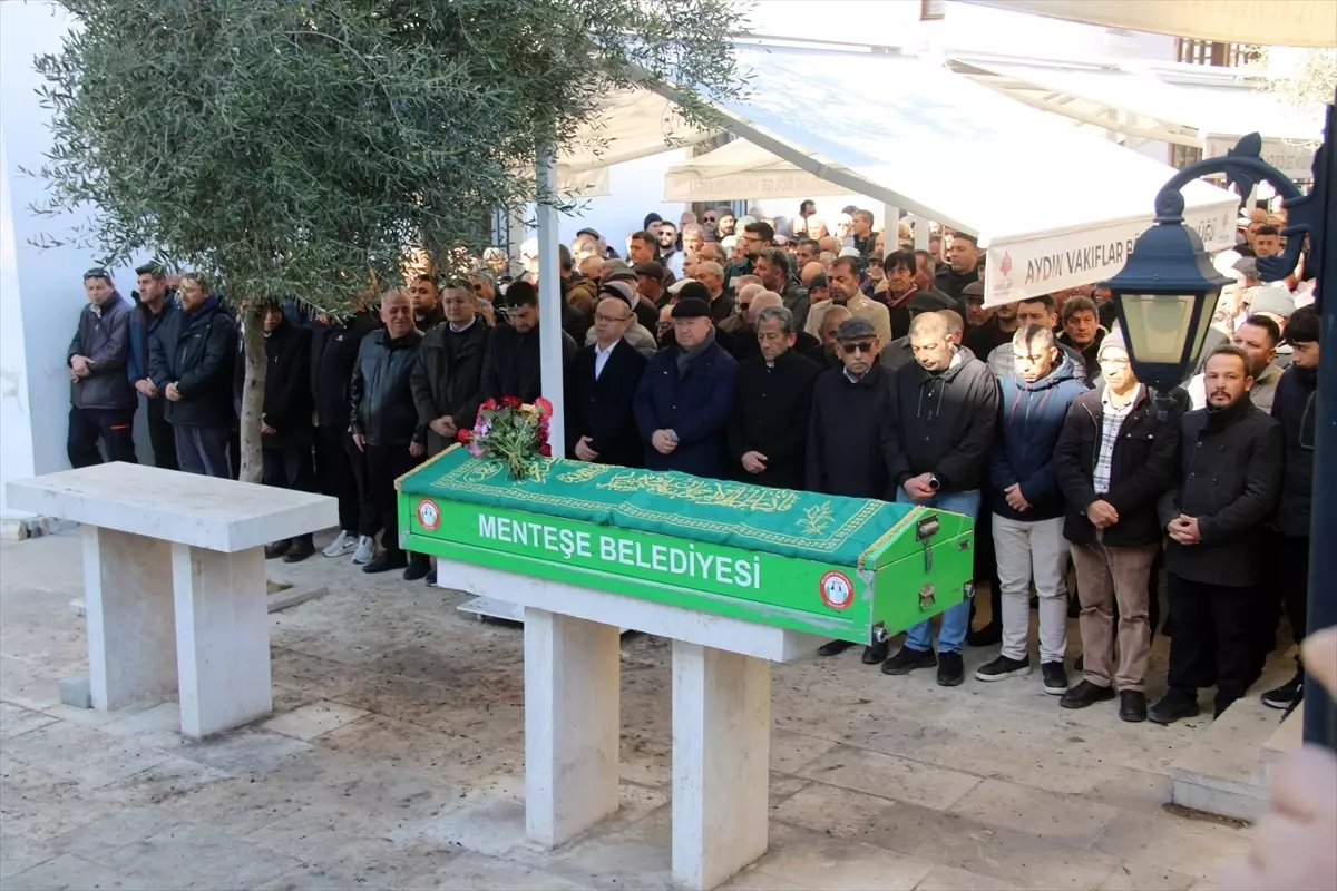 Muğla'da tekne kazasında ölen kişinin cenazesi toprağa verildi