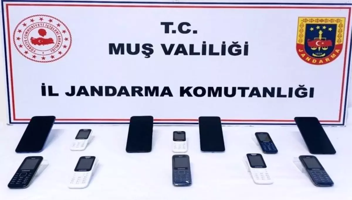 Muş'ta kaçak cep telefonu operasyonu