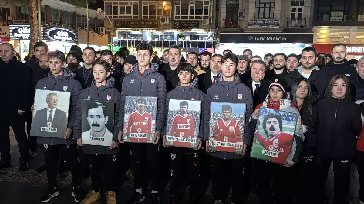 Samsunspor, futbol şehitleri için 'sessiz yürüyüş' gerçekleştirdi