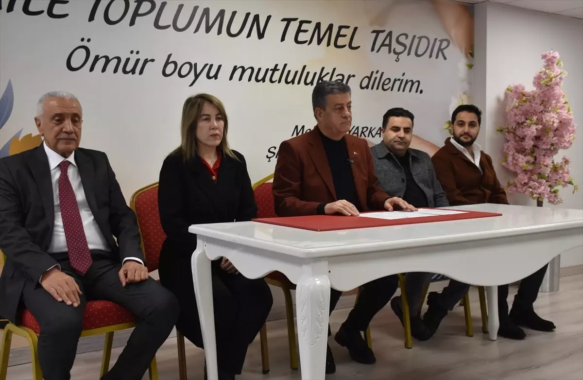 Şırnak Belediyesi yeni evlenen 24 çifte 60'ar bin lira çeyiz desteğinde bulundu