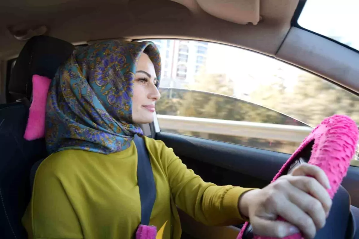 "Taksici abla" kadın yolcular için direksiyon başında