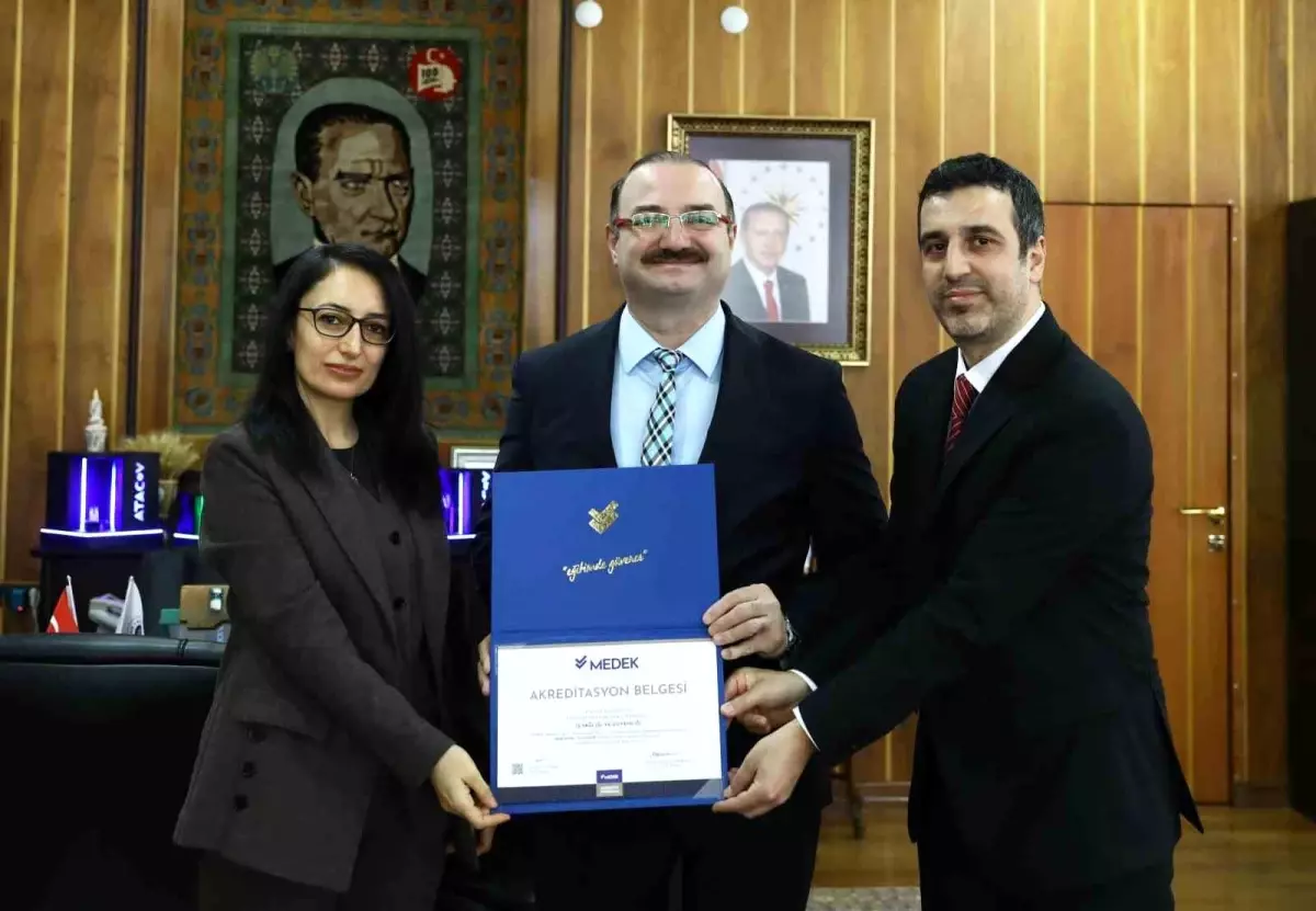 Teknik bilimler MYO programlarına MEDEK akreditasyon belgeleri takdim edildi