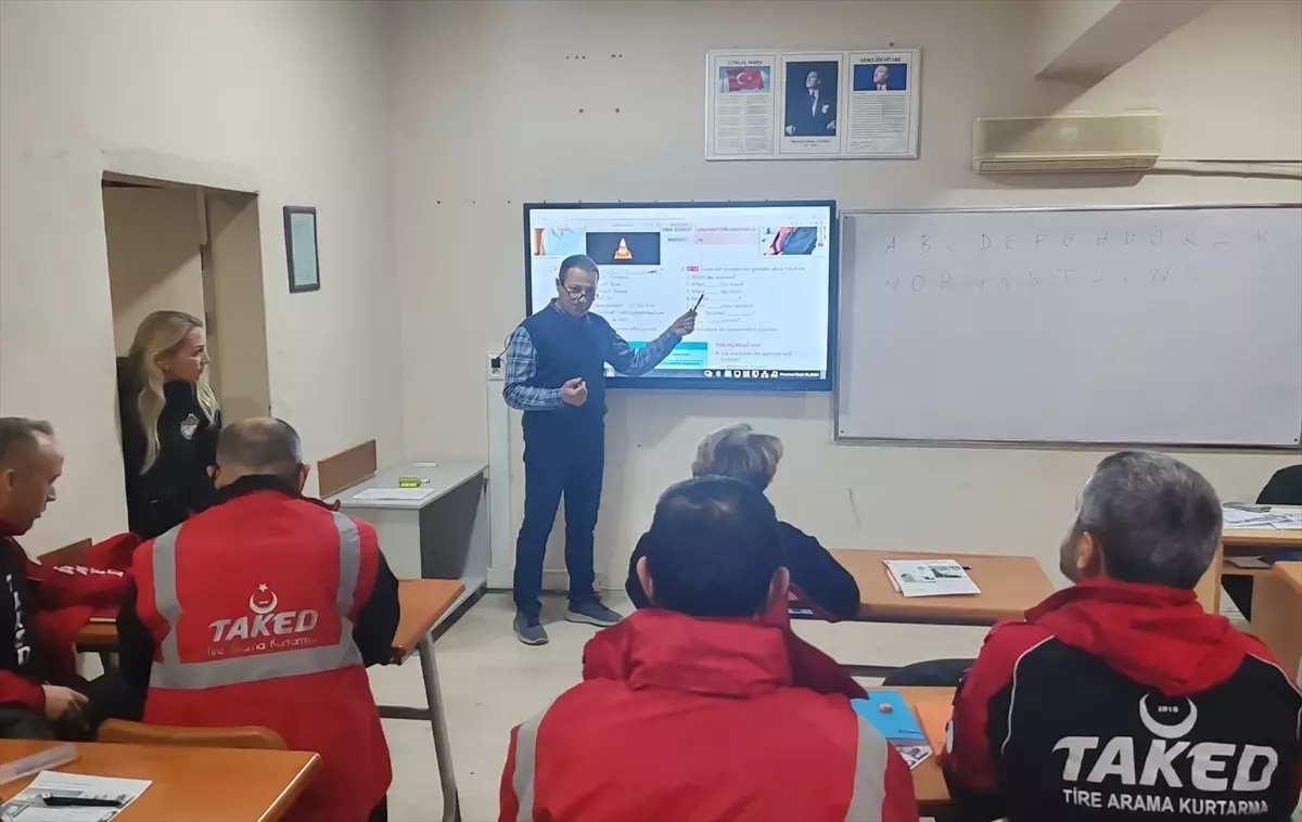 Tire'de gönüllü arama kurtarmacılara yabancı dil eğitimi