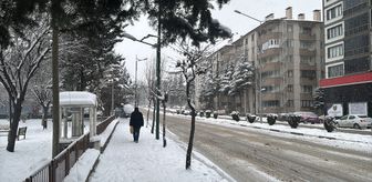 Tokat'ta kent merkezinde kar kalınlığı 15 santimetreye ulaştı