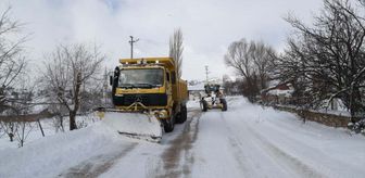Tokat Valisi Köklü, kapanan köy yollarını açan ekipleri ziyaret etti