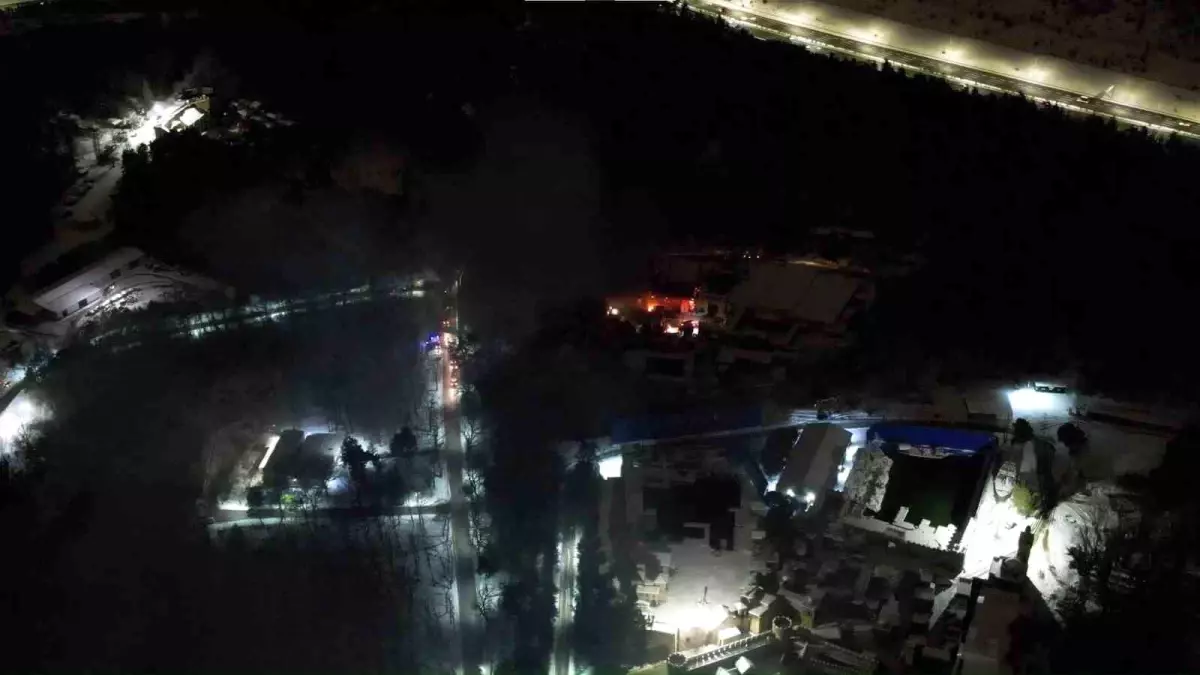 TRT'nin film platosunda yangın paniği: Çok sayıda ekip sevk edildi