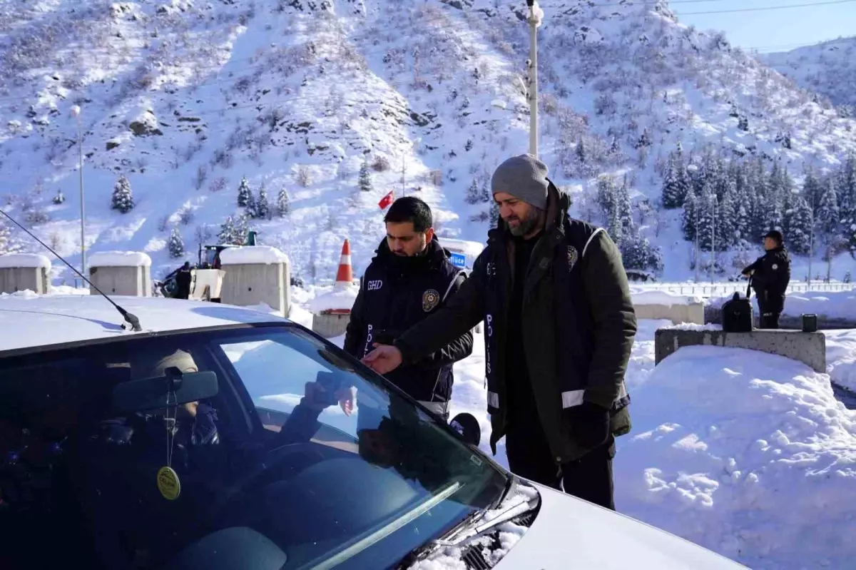 Tunceli'de düzensiz göçle mücadelede huzur uygulaması yapıldı
