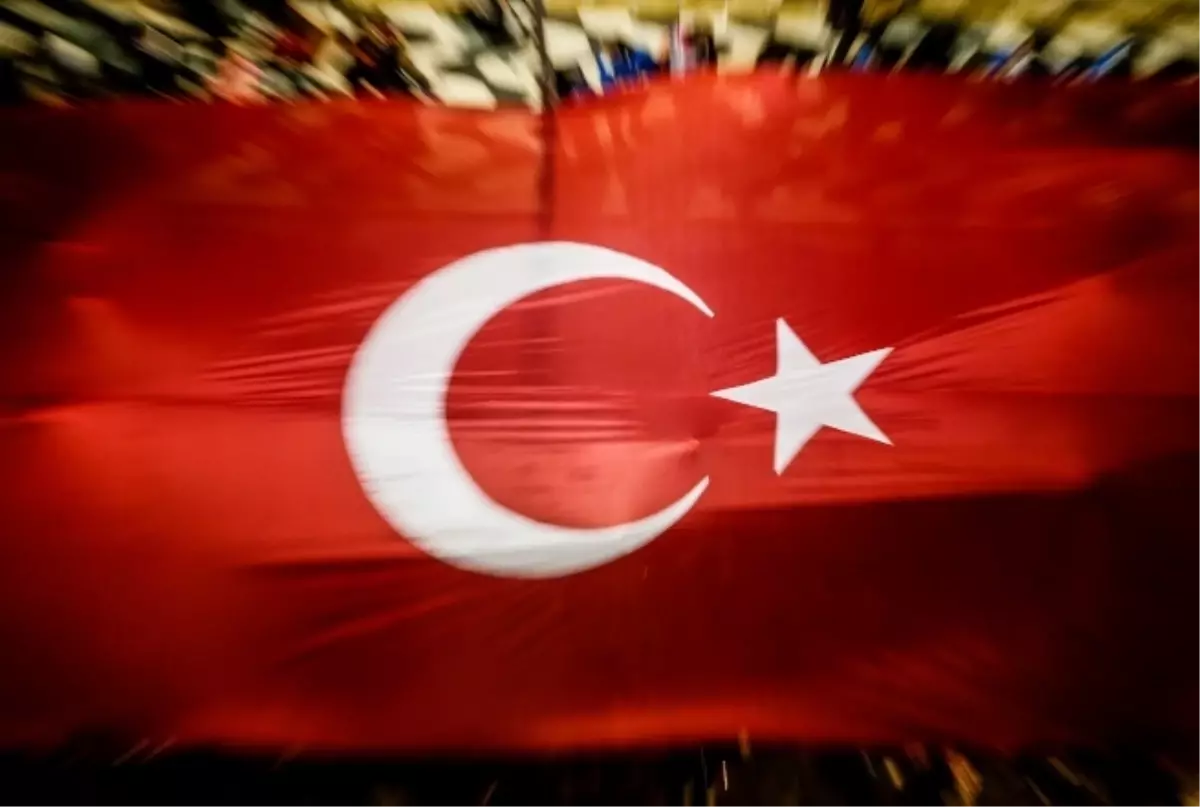 Türk Bayrağı'na saldıranlar kim, bayrağı kim indirdi? Türk Bayrağı'na saldırı nerede, hangi sınır kapısınd...