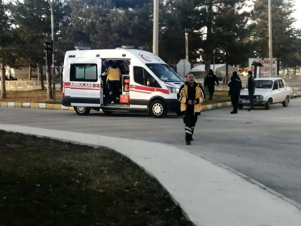 Yalvaç'ta otomobil ile motosiklet çarpıştı: 1 yaralı