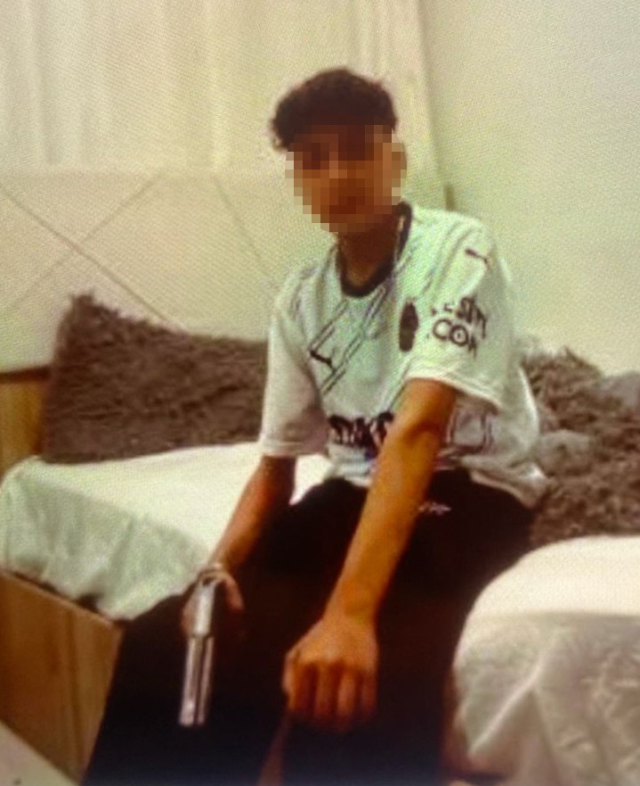 13 yasindaki cocugun yumruguyla olen alperen in 19489223 6173 m