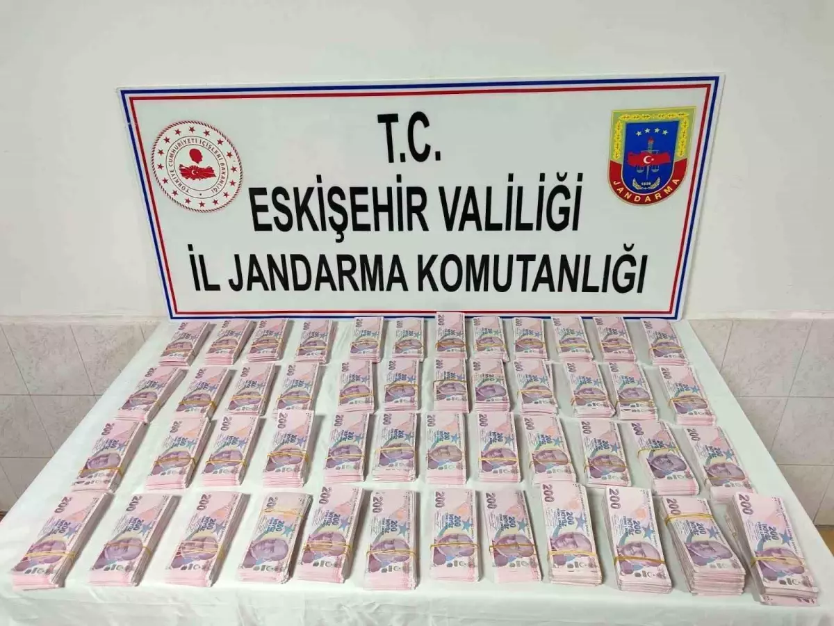 22 büyükbaş alıp, 2 milyon liraya yakın sahte para veren şüpheli yakalandı