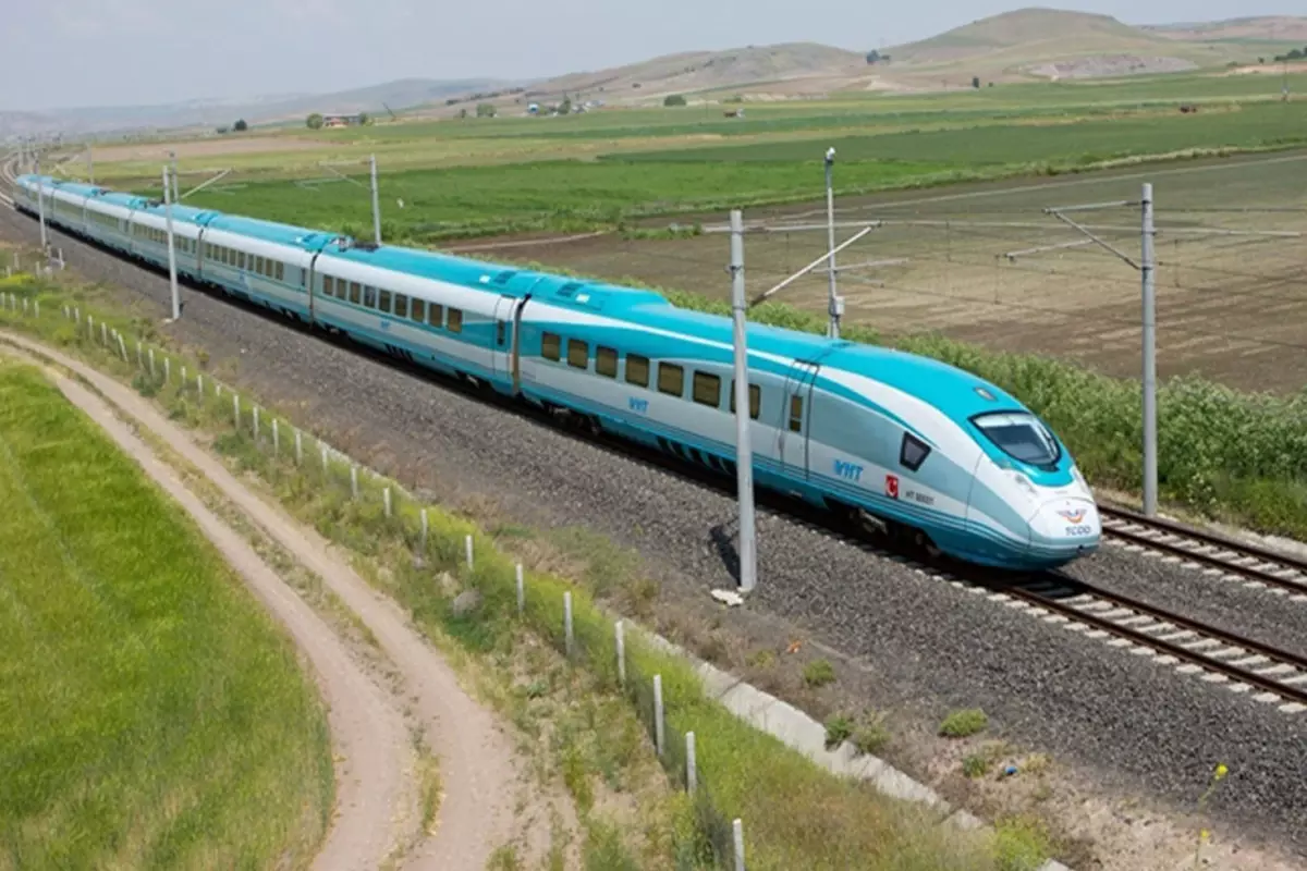 Ankara-Trabzon arası yüksek hızlı tren ile 4,5 saate düşecek