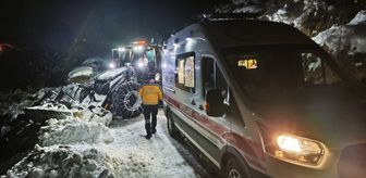 Batman'da yolu kapalı köydeki 80 yaşındaki hasta, ekiplerin yardımıyla hastaneye ulaştırıldı