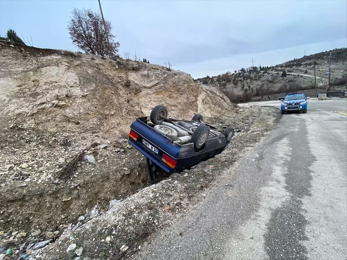 Bilecik'te otomobilin devrildiği kazada 2 kişi yaralandı
