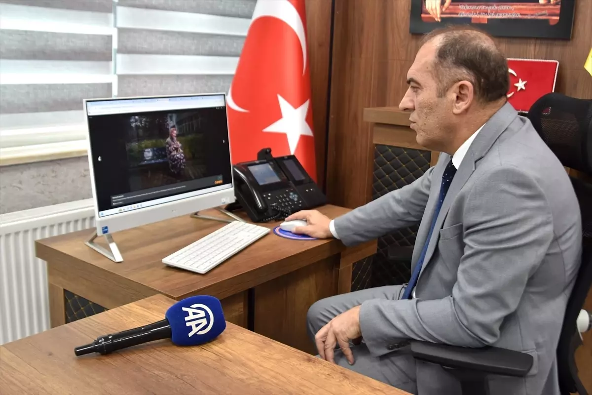 Bitlis İl Milli Eğitim Müdürü Kaya, AA'nın "Yılın Kareleri" oylamasına katıldı