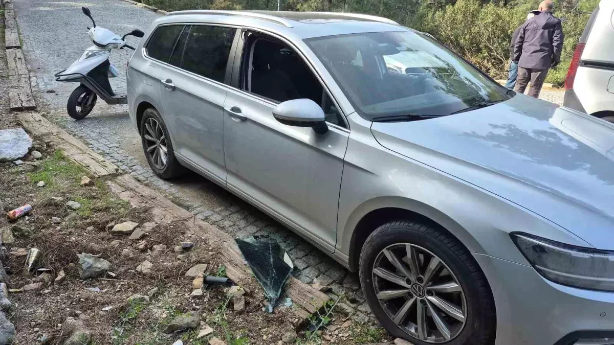 Bodrum'da araçtan hırsızlık olayı ilgili 3 kişi gözaltına alındı