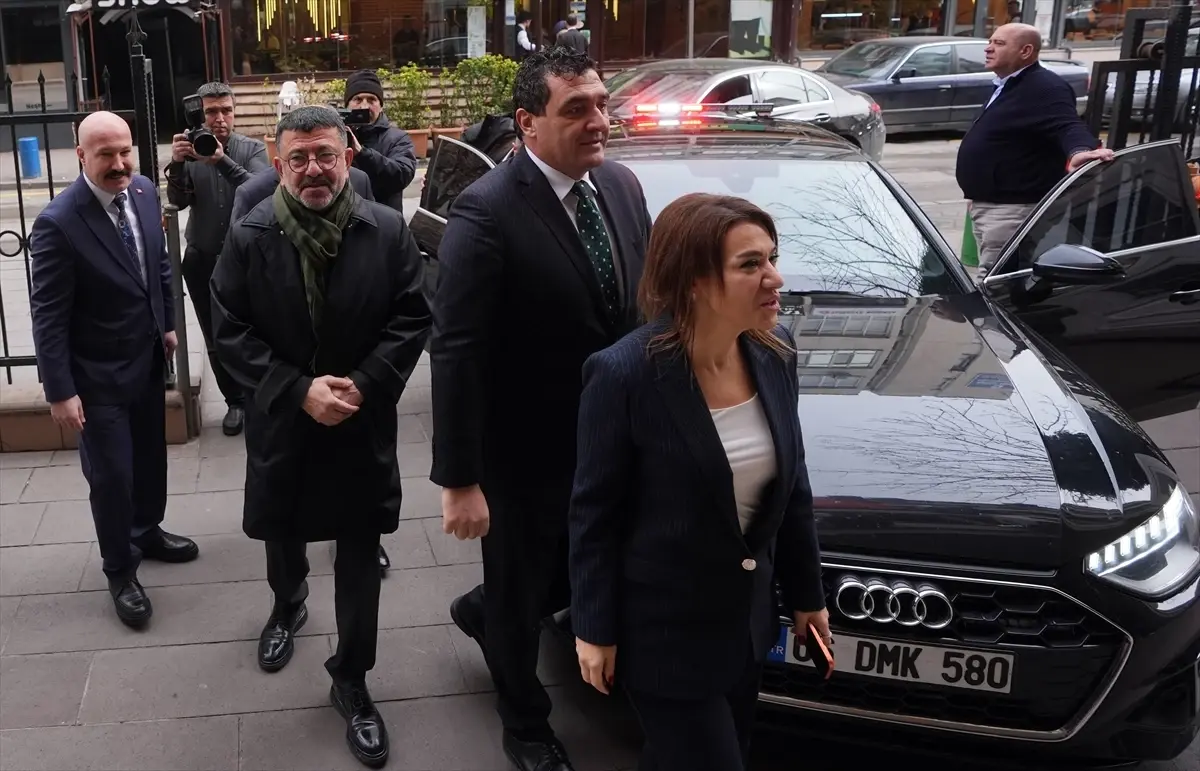 CHP Genel Başkan Yardımcısı Karasu, TÜRK-İŞ Genel Başkanı Ergün Atalay'ı ziyaret etti