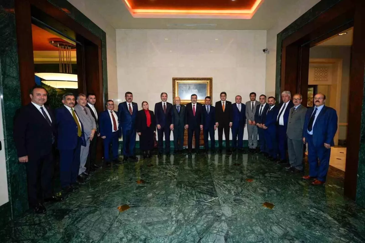 Cumhurbaşkanı Yardımcısı Yılmaz: "Avrupa'dan gelen Ezidi toplumu temsilcilerini Cumhurbaşkanlığı Külliyesi...