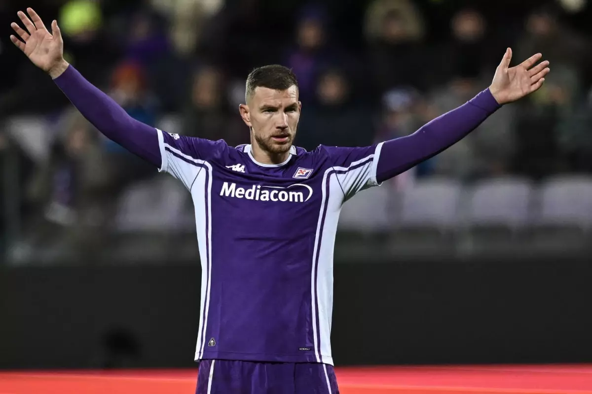 Edin Dzeko imza yolunda