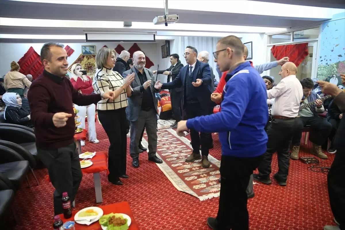 Edirne'de huzurevi sakinleri için sıra gecesi düzenlendi