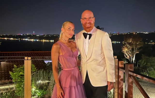 Esat Yontunç ve Acun Ilıcalı arkadaş mı, Esat Yontunç nerede çalışıyor, ne iş yapıyor?