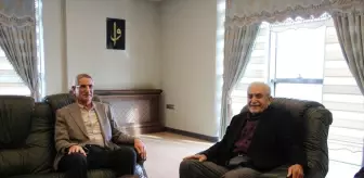 Eski Devlet Bakanı Gürdere, Pazar Belediye Başkanı Pervanlar'ı ziyaret etti.