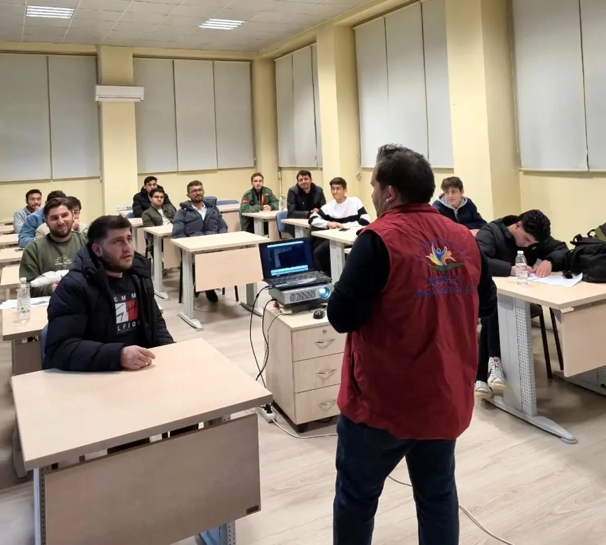 Gençlik ve Spor Bakanlığı'nın gençlik projeleri Menteşe'de öğrencilere anlatıldı