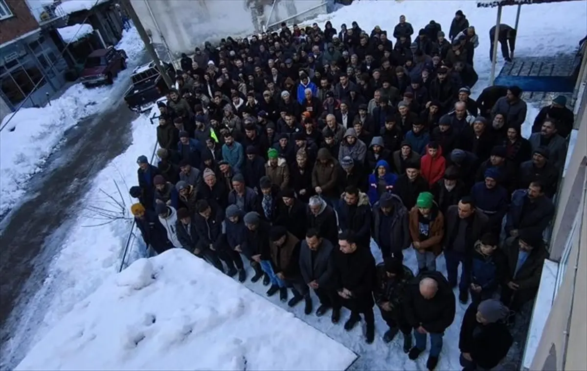 Giresun'da çığda hayatını kaybeden çobanın cenazesi defnedildi