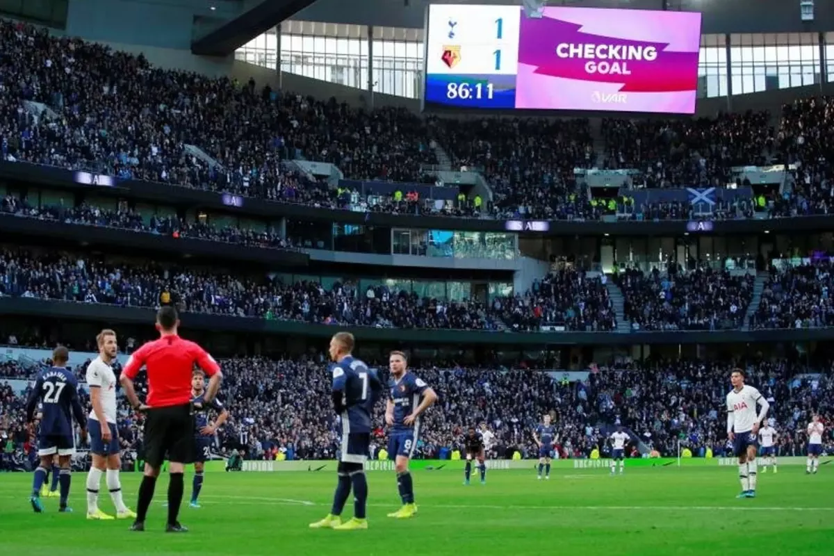 IFAB'tan tarihi karar! Futbolseverleri illallah ettiren olaya 10 saniye kuralı