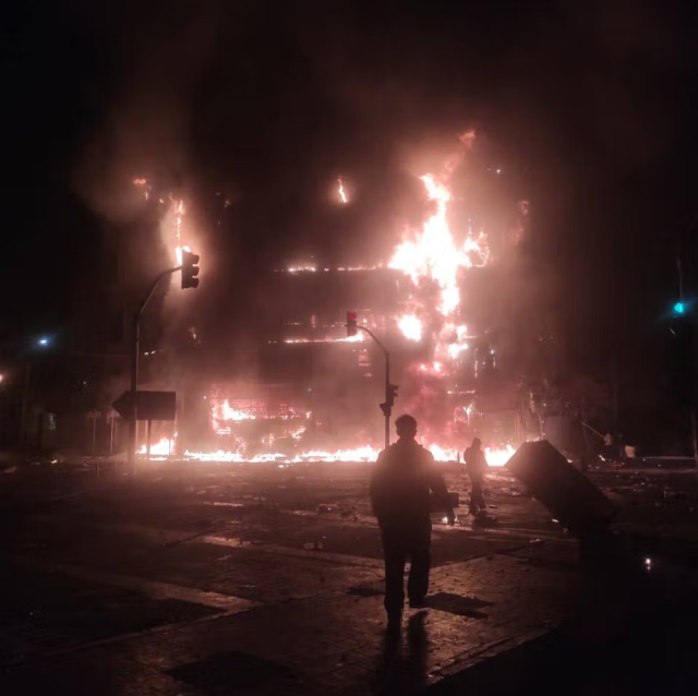 iran dan sert uyari hamaney e saldiri olursa 19486203 6448 m