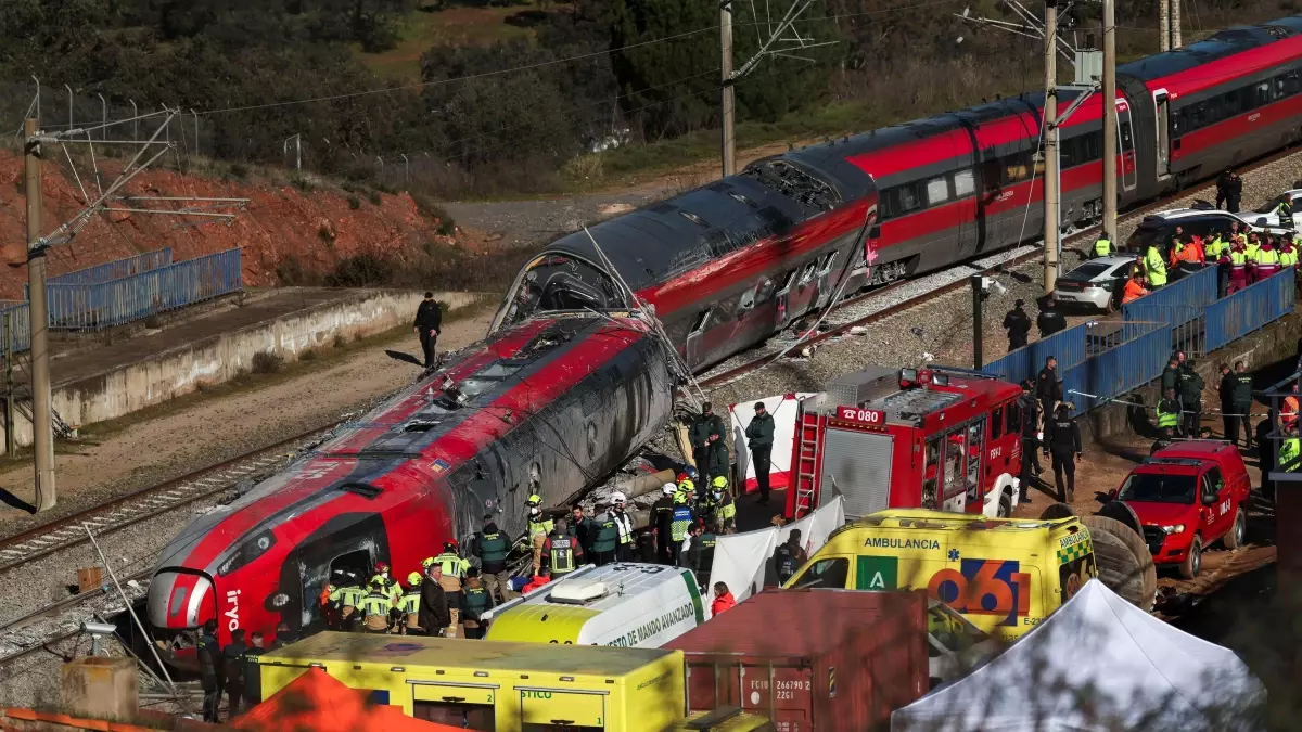 İspanya'da yüksek hızlı tren kazasında en az 39 kişi hayatını kaybetti