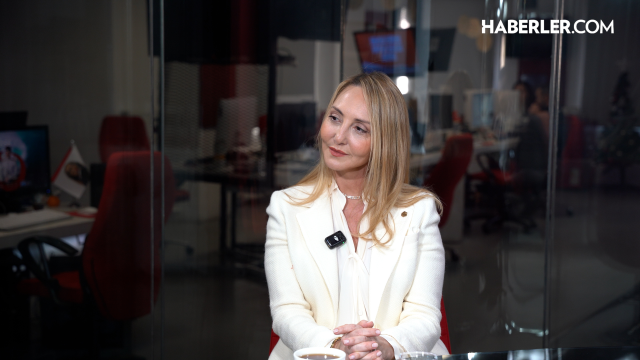 Klinik Psikolog Ebru Şalcıoğlu: Çocukluk gerçek dünyadan çıktı, ekranın içine hapsoldu Klinik Psikolog Ebru Şalcıoğlu: Çocukluk gerçek dünyadan çıktı, ekranın içine hapsoldu