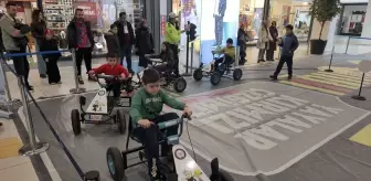 Kütahya'da öğrenci ve velilere uygulamalı trafik eğitimi