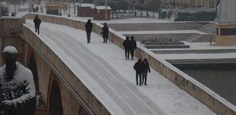 Kuzey Makedonya'nın başkenti Üsküp'te kar yağışı etkili oldu