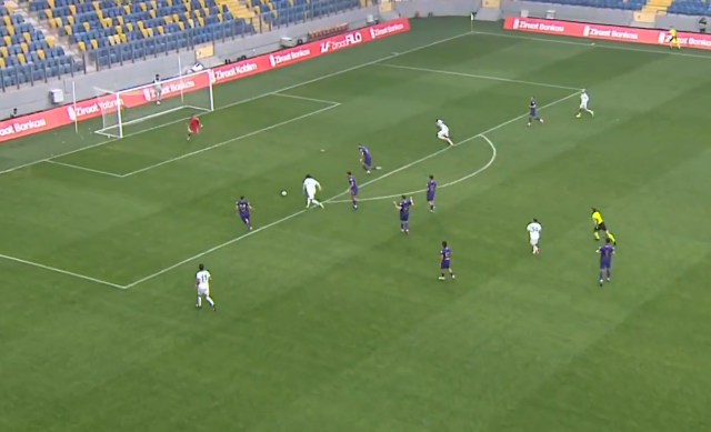 Napoli'nin istediği Iğdırlı gençten mükemmel gol Napoli'nin istediği Iğdırlı gençten mükemmel gol