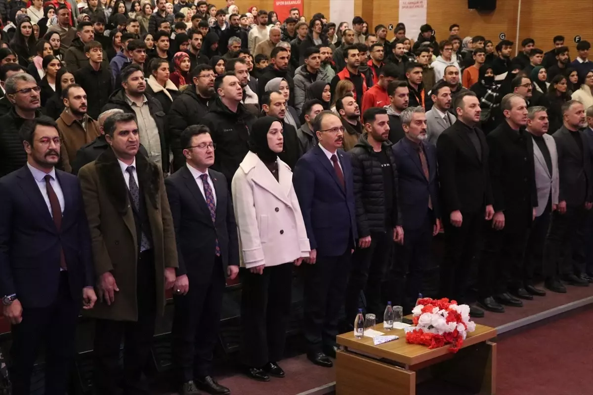 Siirt'te 'İki Kitap Bir Gönül Projesi' tanıtıldı