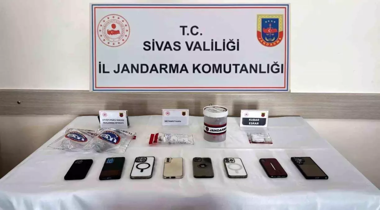 Sivas'ta eş zamanlı uyuşturucu operasyonu: 5 tutuklama
