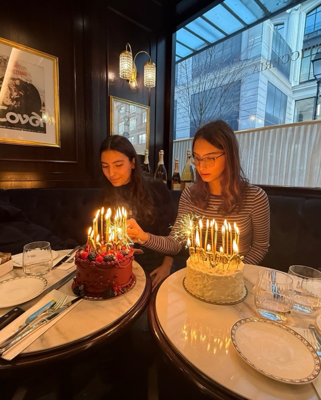 Tuba Büyüküstün'ün ikiz kızları 14 yaşına girdi! Baba Onur Saylak'tan duygusal paylaşım Tuba Büyüküstün'ün ikiz kızları 14 yaşına girdi! Baba Onur Saylak'tan duygusal paylaşım