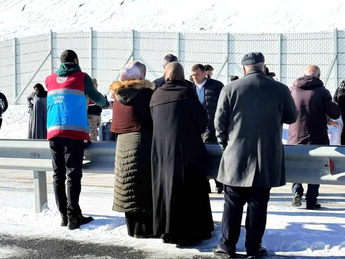 Tutak Kaymakamlığından kazazedelere çorba ikramı