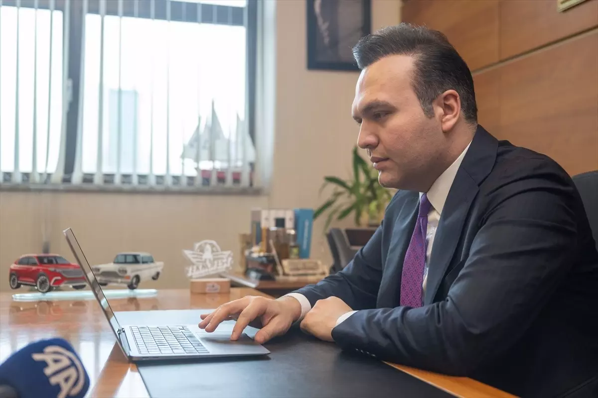 AK Parti Gençlik Kolları Genel Başkanı İbiş, AA'nın "Yılın Kareleri" oylamasına katıldı