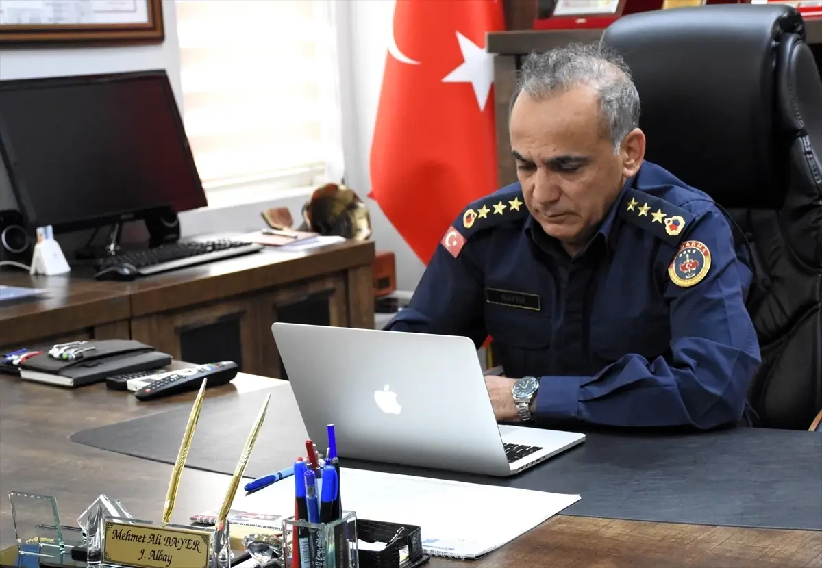 Aksaray İl Jandarma Komutanı Bayer, AA'nın "Yılın Kareleri" oylamasına katıldı