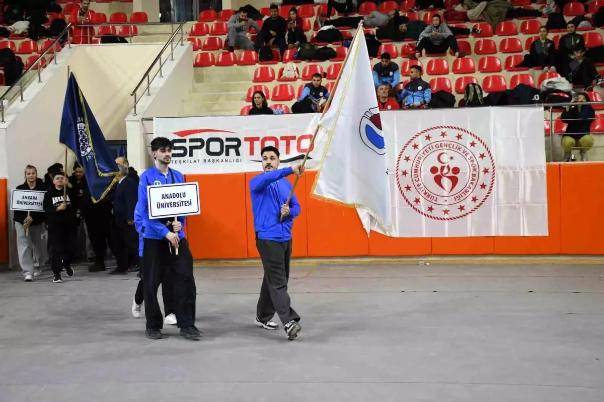Anadolu Üniversitesi öğrencileri Kick Boks Şampiyonasından madalya ile döndü