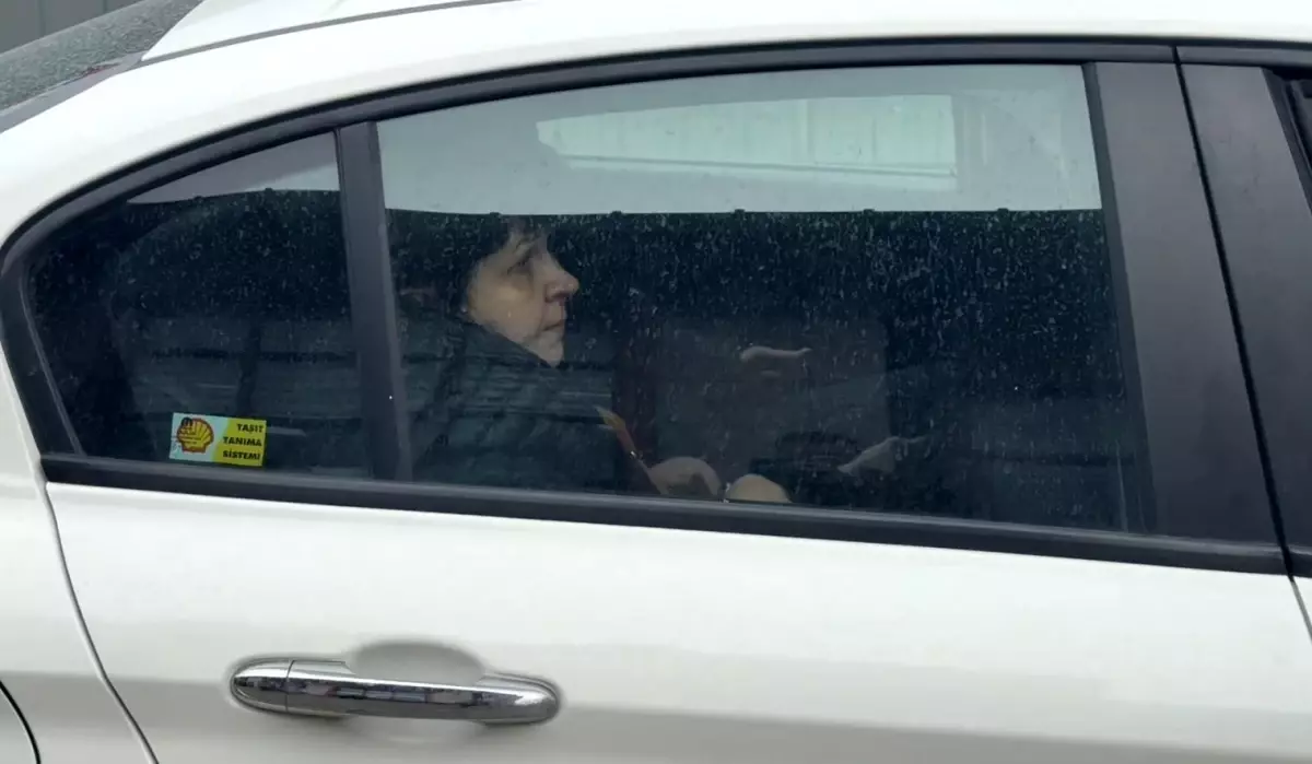 Annesi Rus yüzücüyü teşhis etti, gözyaşlarına boğuldu