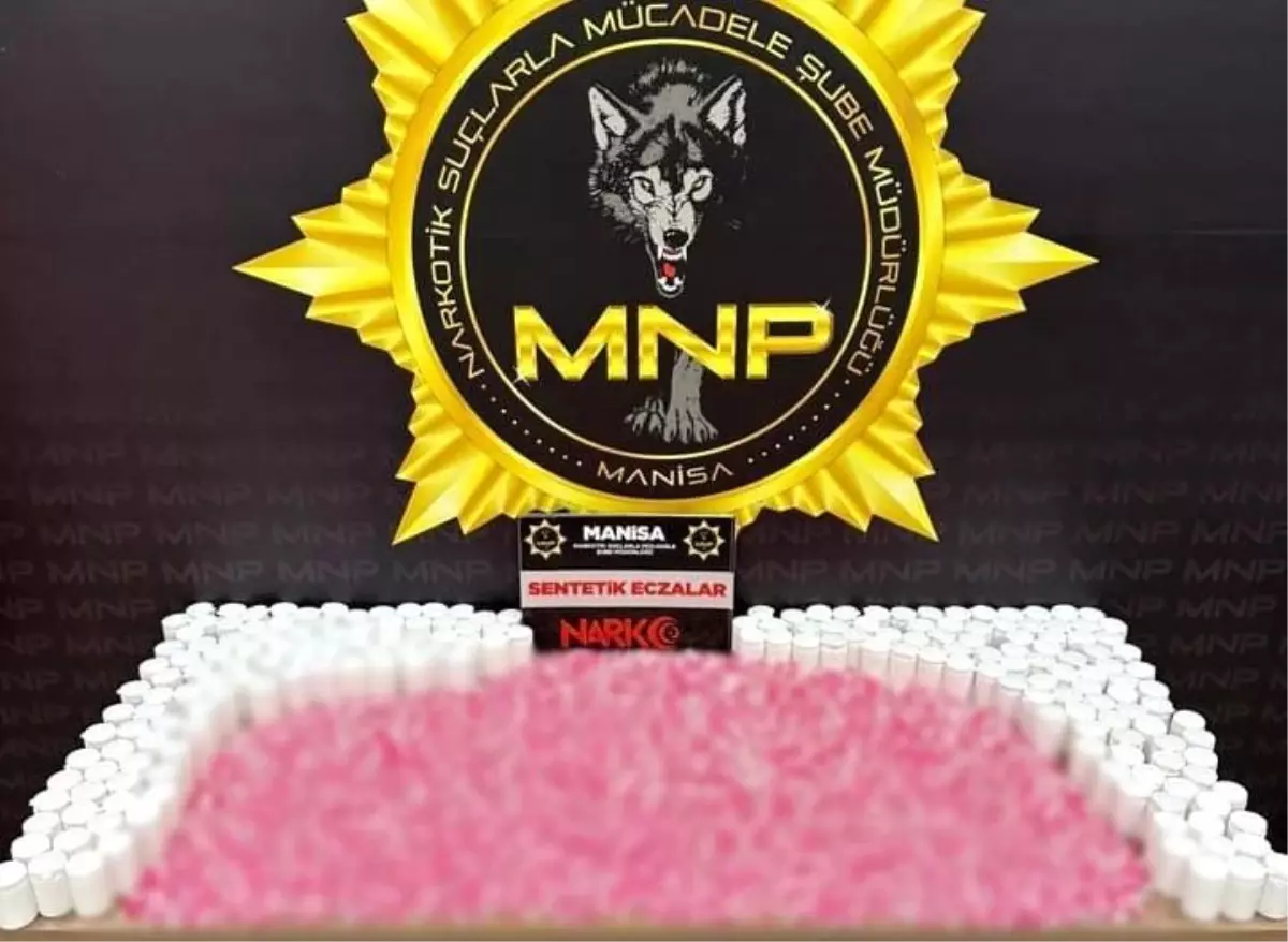 Araçta binlerce sentetik hap ele geçirildi