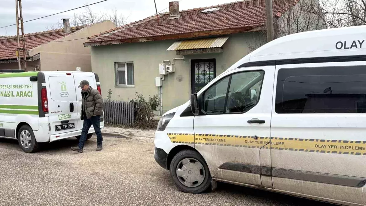 Arkadaşlarıyla alkol aldıktan rahatsızlandı, evinde hayatını kaybetti